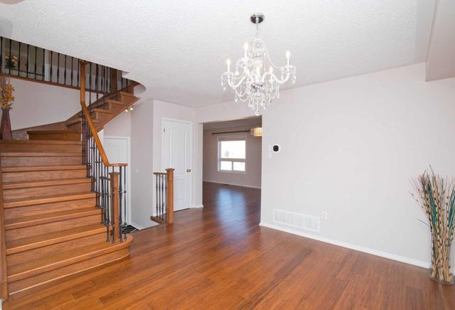 13 Waterdale Rd, House detached with 4 bedrooms, 3 bathrooms and 3 parking in Brampton ON | Image 25