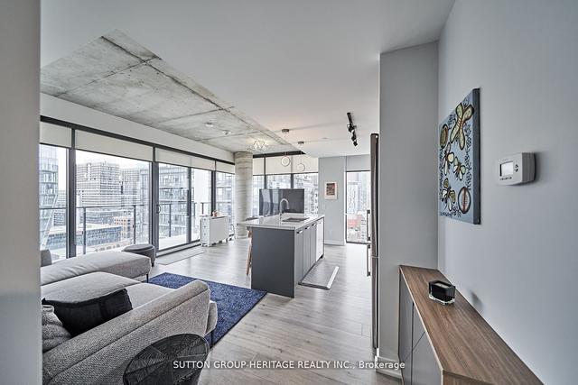 1708 - 55 Ontario St, Condo with 3 bedrooms, 2 bathrooms and 1 parking in Toronto ON | Image 4