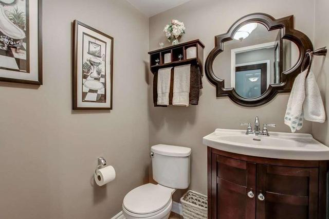 43 Lancewood Cres, Townhouse with 2 bedrooms, 3 bathrooms and 1 parking in Brampton ON | Image 9