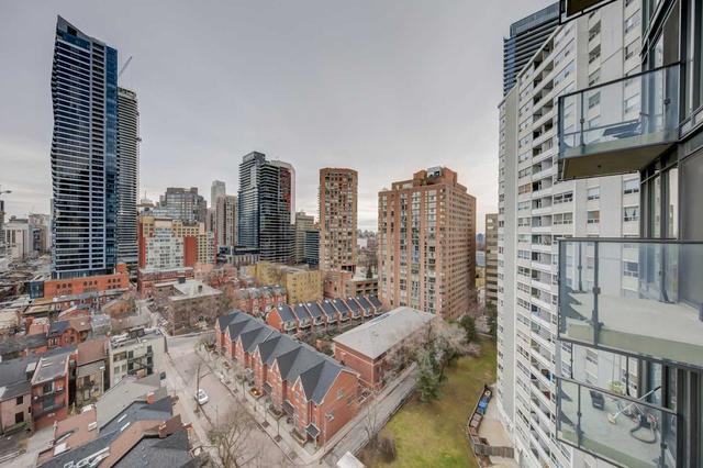 1303 - 75 St Nicholas St, Condo with 0 bedrooms, 1 bathrooms and 0 parking in Toronto ON | Image 9