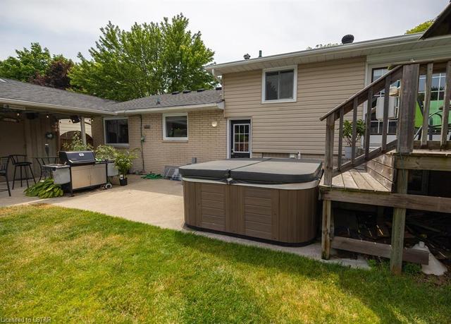 958 Lyndale Crescent, House detached with 3 bedrooms, 2 bathrooms and 3 parking in Sarnia ON | Image 33