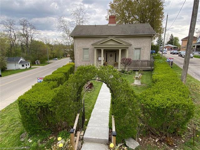 2 Arnold Street, House detached with 4 bedrooms, 3 bathrooms and null parking in Brant ON | Image 2