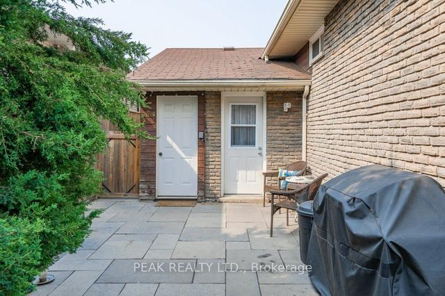 11 Valery Crt, House detached with 3 bedrooms, 2 bathrooms and 3 parking in Hamilton ON | Image 29