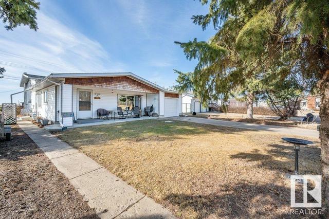 5437 49 Av, House detached with 4 bedrooms, 3 bathrooms and null parking in Andrew AB | Image 2