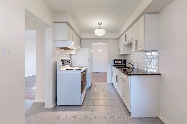 1 Carl Shepway, Townhouse with 4 bedrooms, 3 bathrooms and 2 parking in Toronto ON | Image 2