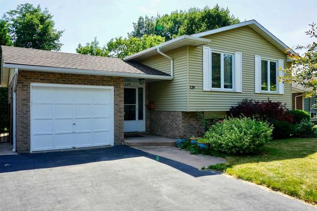 129 Elma St, House detached with 3 bedrooms, 2 bathrooms and 5 parking in St. Catharines ON | Image 1