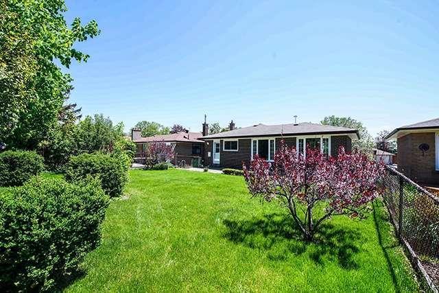 80 Marilake Dr, House detached with 3 bedrooms, 1 bathrooms and 2 parking in Toronto ON | Image 17