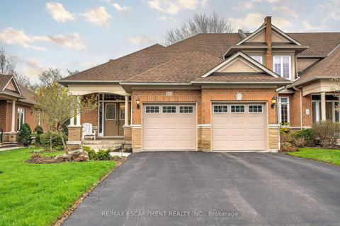4112 Stonebridge Cres, Townhouse with 4 bedrooms, 4 bathrooms and 6 parking in Burlington ON | Card Image