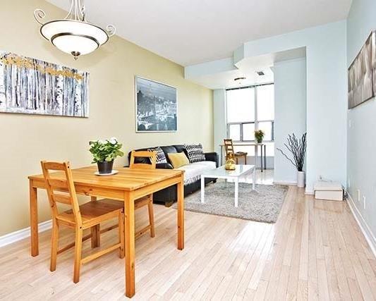 2208 - 33 Elm Dr W, Condo with 1 bedrooms, 1 bathrooms and 1 parking in Mississauga ON | Image 2