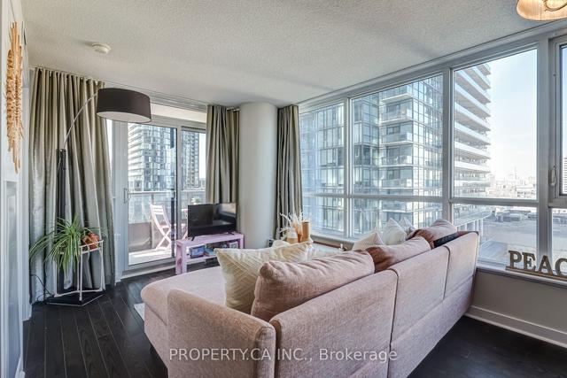 1402 - 295 Adelaide St W, Condo with 2 bedrooms, 2 bathrooms and 1 parking in Toronto ON | Image 2