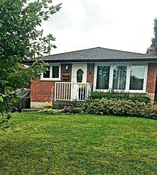 1023 Olive Ave, House detached with 3 bedrooms, 2 bathrooms and 4 parking in Oshawa ON | Image 1
