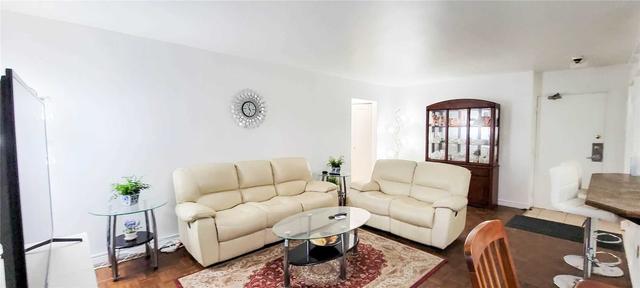 2514 - 5 Massey Sq, Condo with 3 bedrooms, 2 bathrooms and 1 parking in Toronto ON | Image 22