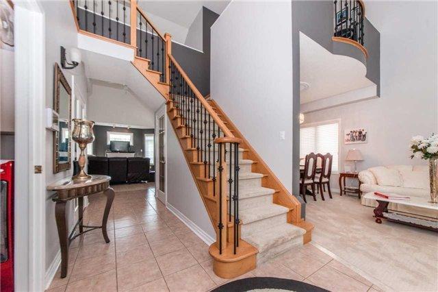1032 Mcquay Blvd, House detached with 4 bedrooms, 4 bathrooms and 4 parking in Whitby ON | Image 3