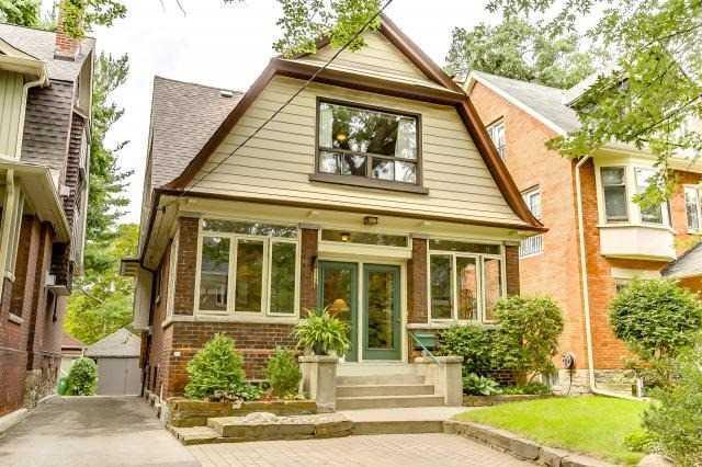 86 Pine Crest Rd, House detached with 3 bedrooms, 2 bathrooms and 2 parking in Toronto ON | Image 1