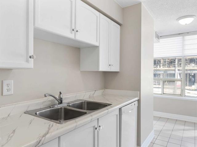208 - 330 Rathburn Rd W, Condo with 2 bedrooms, 2 bathrooms and 2 parking in Mississauga ON | Image 11