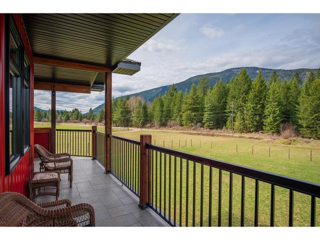 2346 Upper Glade Road, House detached with 2 bedrooms, 3 bathrooms and 10 parking in Central Kootenay I BC | Image 48
