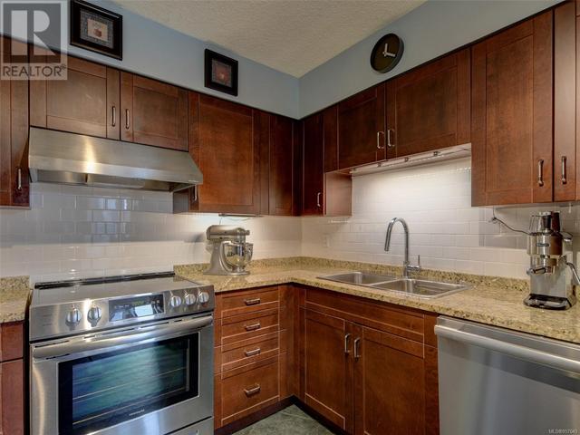 203 - 225 Belleville St, Condo with 2 bedrooms, 2 bathrooms and 1 parking in Victoria BC | Image 13
