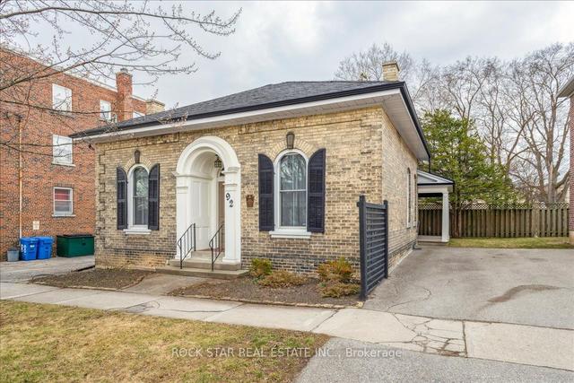 92 Charlotte St, House detached with 4 bedrooms, 2 bathrooms and 1 parking in Brantford ON | Image 1