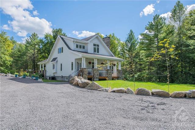 319 Bayview Lodge Road, House detached with 3 bedrooms, 3 bathrooms and 10 parking in Mississippi Mills ON | Image 3