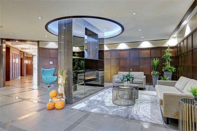 213 - 2480 Prince Michael Dr, Condo with 1 bedrooms, 1 bathrooms and 1 parking in Oakville ON | Image 2