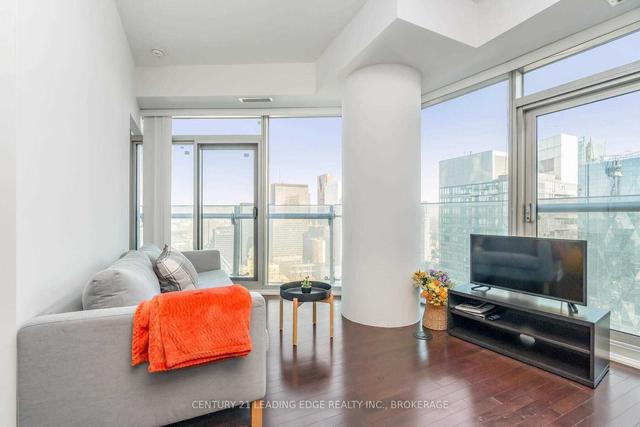 5211 - 14 York St, Condo with 1 bedrooms, 1 bathrooms and 0 parking in Toronto ON | Image 5