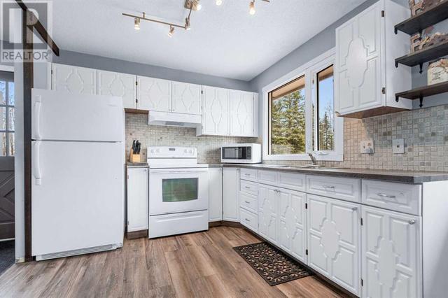 Bright and clean kitchen | Image 2