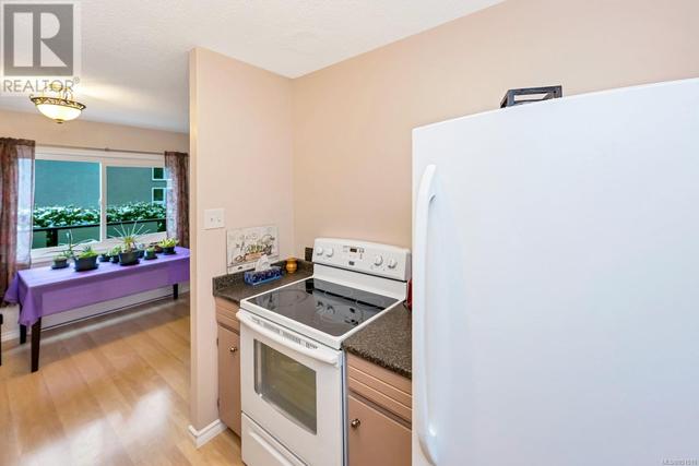 40 - 477 Lampson St, Condo with 3 bedrooms, 1 bathrooms and 1 parking in Esquimalt BC | Image 15