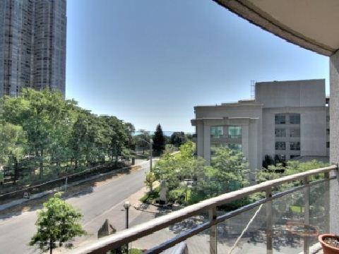 404 - 88 Palace Pier Crt, Condo with 2 bedrooms, 2 bathrooms and 1 parking in Toronto ON | Image 9