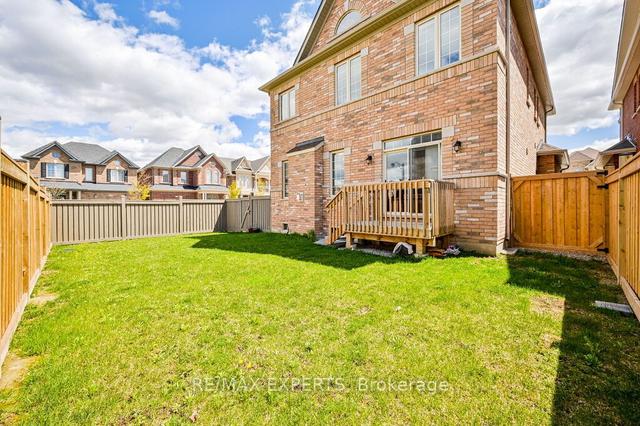 135 Beaconsfield Dr, House detached with 4 bedrooms, 3 bathrooms and 4 parking in Vaughan ON | Image 11