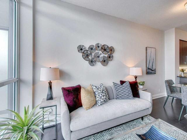 515 - 1185 The Queensway Ave, Condo with 1 bedrooms, 1 bathrooms and 1 parking in Toronto ON | Image 2