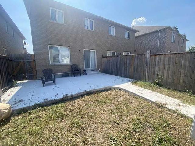 8 Rouge St, House semidetached with 3 bedrooms, 3 bathrooms and 3 parking in Brampton ON | Image 25