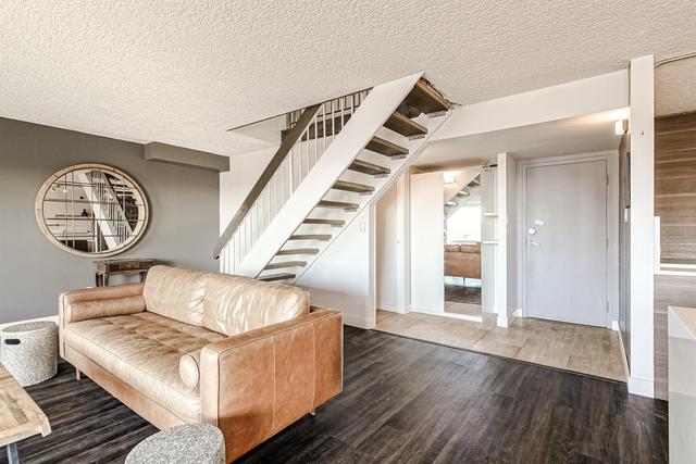 2911 - 221 6 Avenue Se, Condo with 2 bedrooms, 1 bathrooms and 1 parking in Calgary AB | Image 5