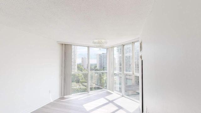 1003 - 5 Concorde Pl, Condo with 1 bedrooms, 1 bathrooms and 1 parking in Toronto ON | Image 11