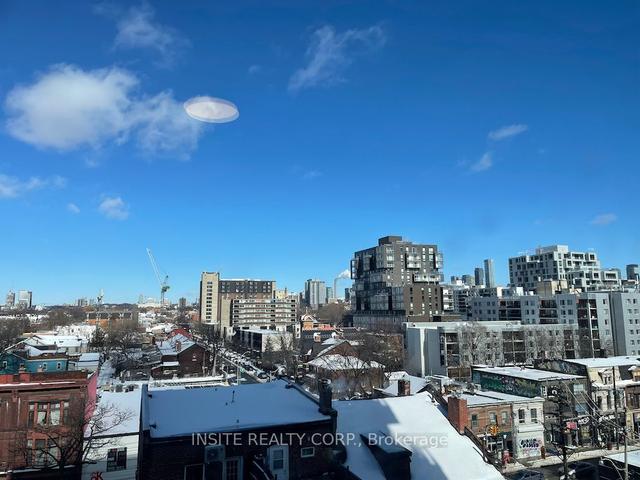711 - 2 Augusta Ave, Condo with 1 bedrooms, 2 bathrooms and 0 parking in Toronto ON | Image 2