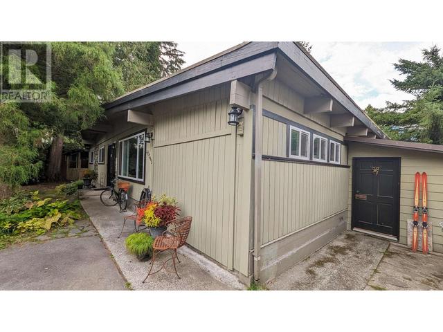 40349 Park Crescent, House detached with 3 bedrooms, 1 bathrooms and 3 parking in Squamish BC | Image 34