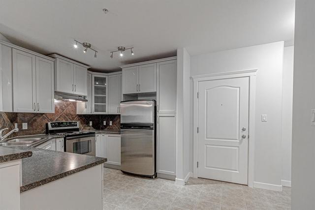 106 - 30 Discovery Ridge Close Sw, Condo with 2 bedrooms, 2 bathrooms and 2 parking in Calgary AB | Image 3