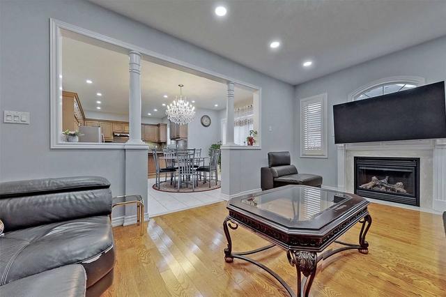 4 Springwood Heights Cres, House detached with 4 bedrooms, 6 bathrooms and 4 parking in Brampton ON | Image 3