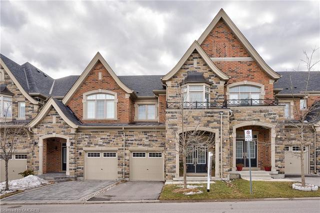 2429 Village Common, House attached with 3 bedrooms, 3 bathrooms and 2 parking in Oakville ON | Image 1