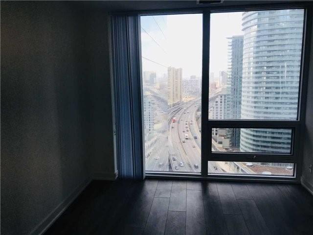 2202 - 100 Harbour St, Condo with 2 bedrooms, 2 bathrooms and null parking in Toronto ON | Image 5