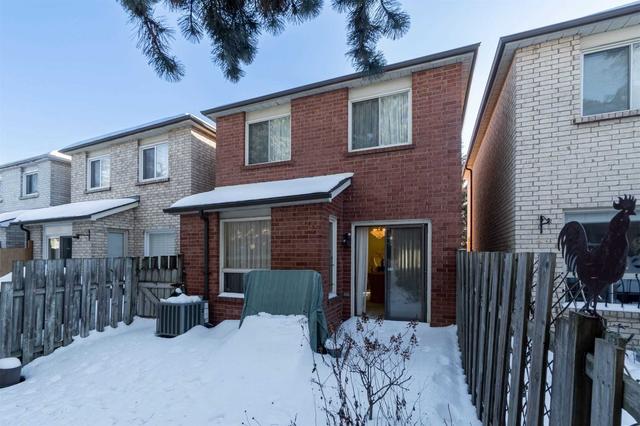 26 Augusta Crt, House attached with 3 bedrooms, 2 bathrooms and 3 parking in Markham ON | Image 33