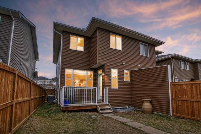 363 Redstone Drive Ne, Home with 3 bedrooms, 2 bathrooms and 2 parking in Calgary AB | Image 37