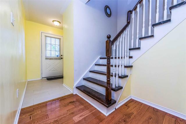 68 Wickstead Crt, Townhouse with 2 bedrooms, 4 bathrooms and 2 parking in Brampton ON | Image 24