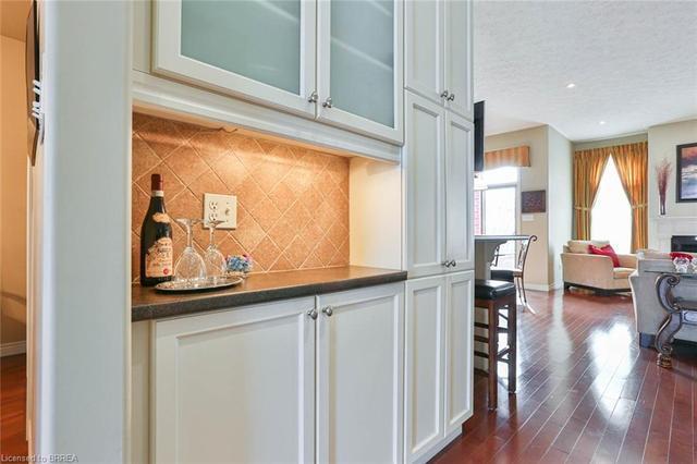 24 Zavarella Court, House detached with 2 bedrooms, 2 bathrooms and 6 parking in Brant ON | Image 7