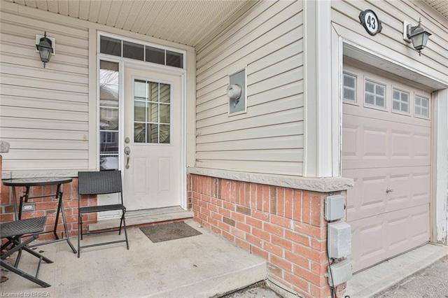 43 - 21 Diana Avenue, House attached with 3 bedrooms, 2 bathrooms and 2 parking in Brantford ON | Image 4