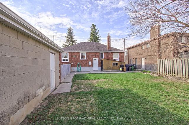 194 Cocksfield Ave, House detached with 3 bedrooms, 2 bathrooms and 8 parking in Toronto ON | Image 32