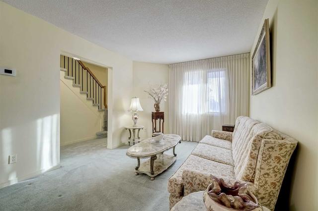 26 Augusta Crt, House attached with 3 bedrooms, 2 bathrooms and 3 parking in Markham ON | Image 39