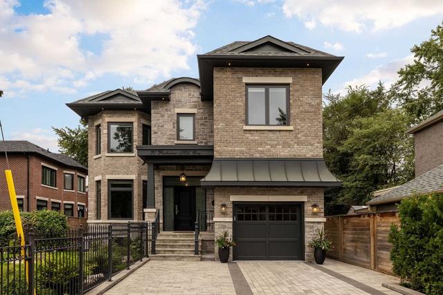 70 Parkview Hill Cres, House detached with 4 bedrooms, 5 bathrooms and 3 parking in Toronto ON | Image 1