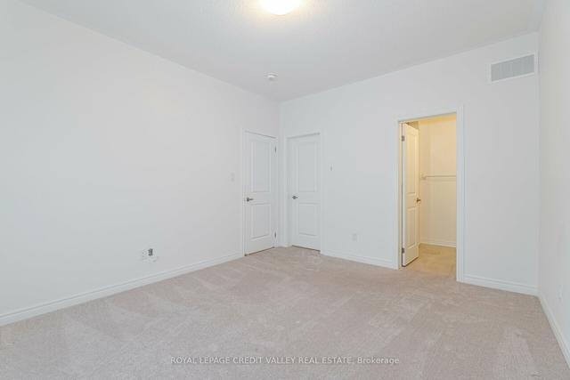 10 Abelia St, Condo with 2 bedrooms, 3 bathrooms and 4 parking in Brampton ON | Image 10