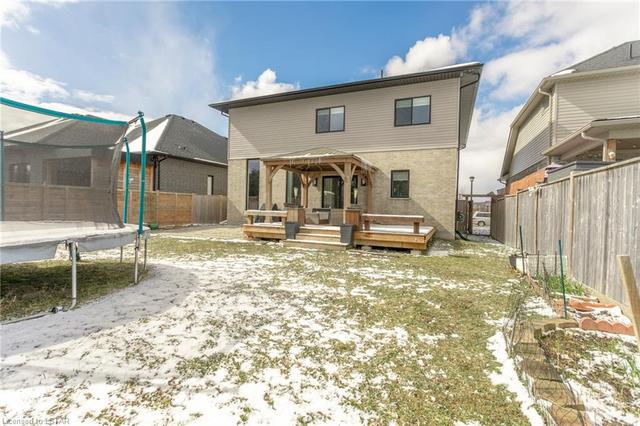 1221 Eagletrace Court, House detached with 4 bedrooms, 2 bathrooms and 4 parking in London ON | Image 39