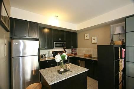 th20 - 70 Carr St, Townhouse with 0 bedrooms, 1 bathrooms and 1 parking in Toronto ON | Image 3